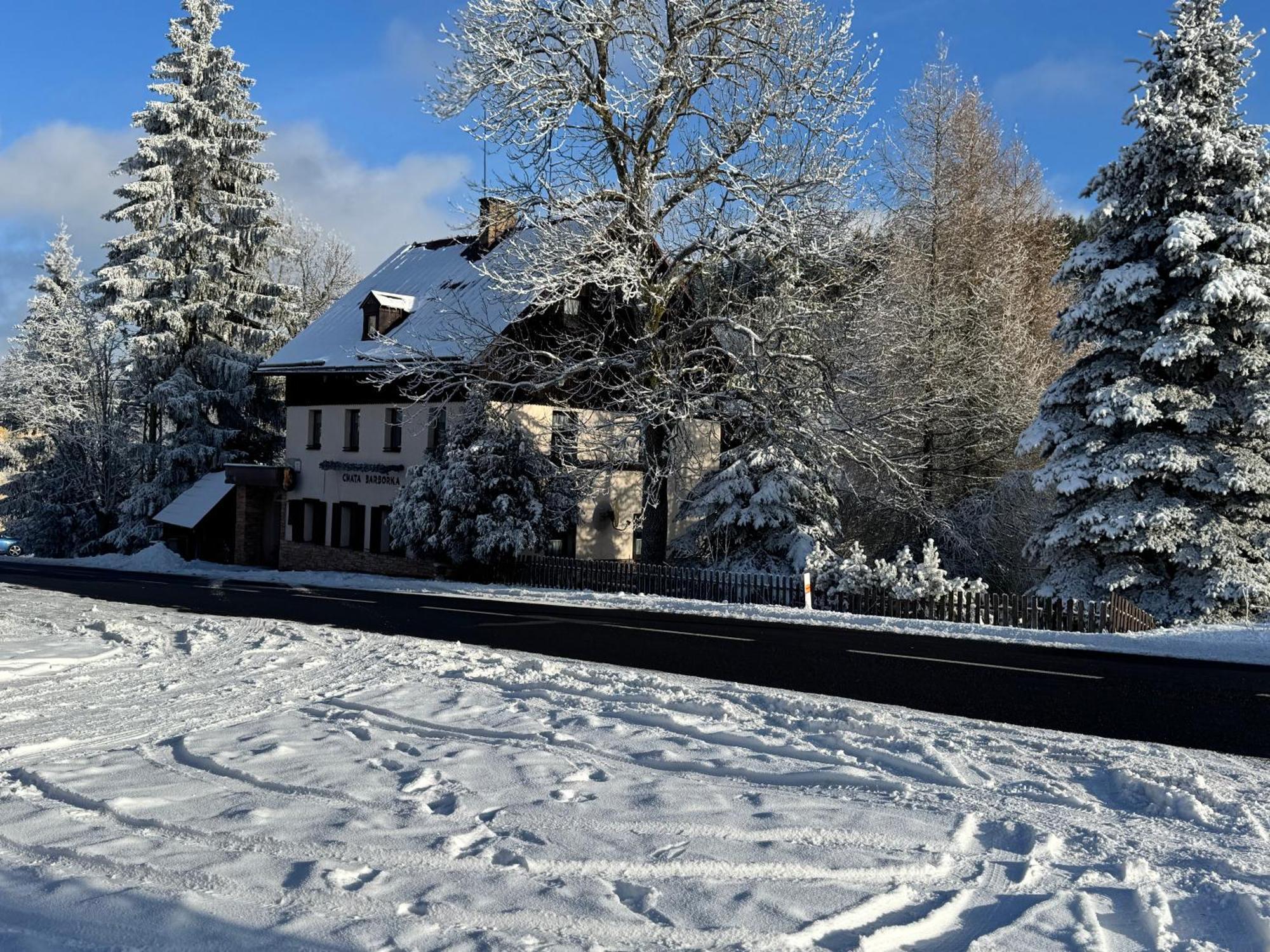 Chata Barborka Villa Loučná pod Klínovcem Esterno foto